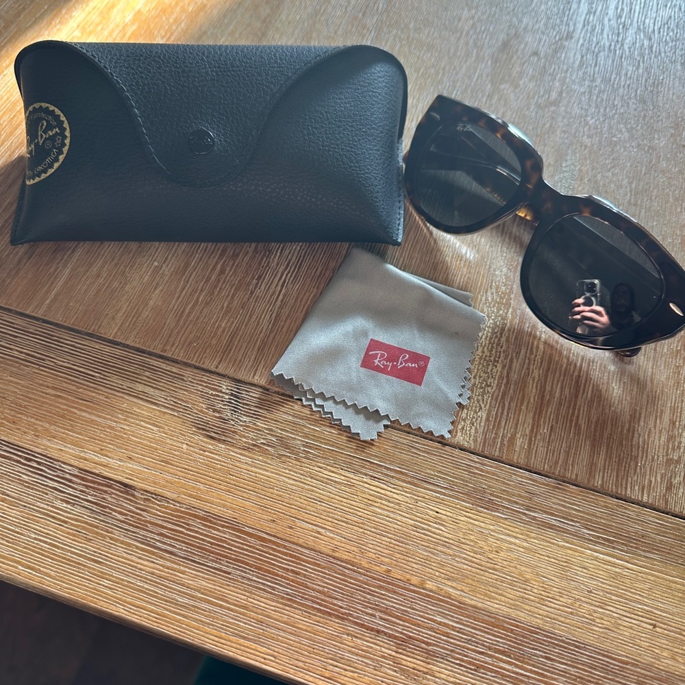 Ray Ban Doreen Sunglasses - Picture 2 of 5